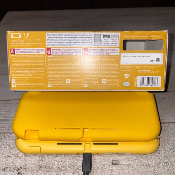 Nintendo Switch Lite 32GB Handheld Console Yellow Box Tempered Glass on Screen - Picture 8 of 15